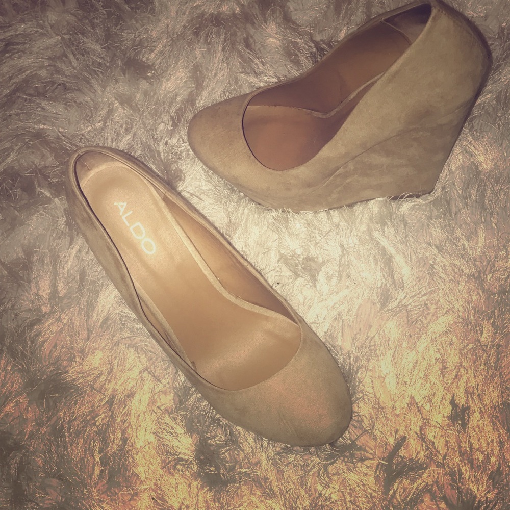 Wedge heels